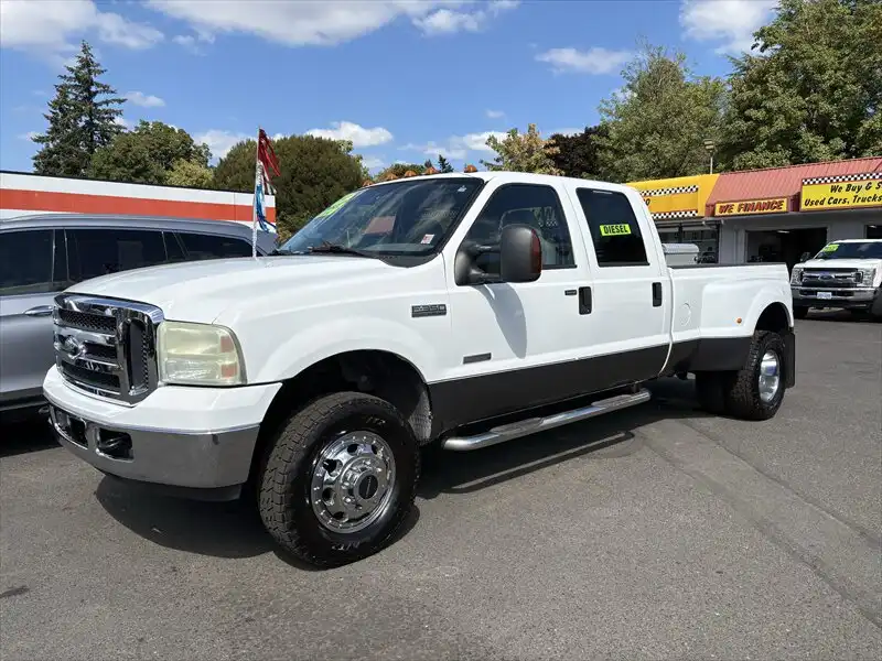 2007 Ford F-350 Lariat 4WD Crew Cab DRW 172 in's photo