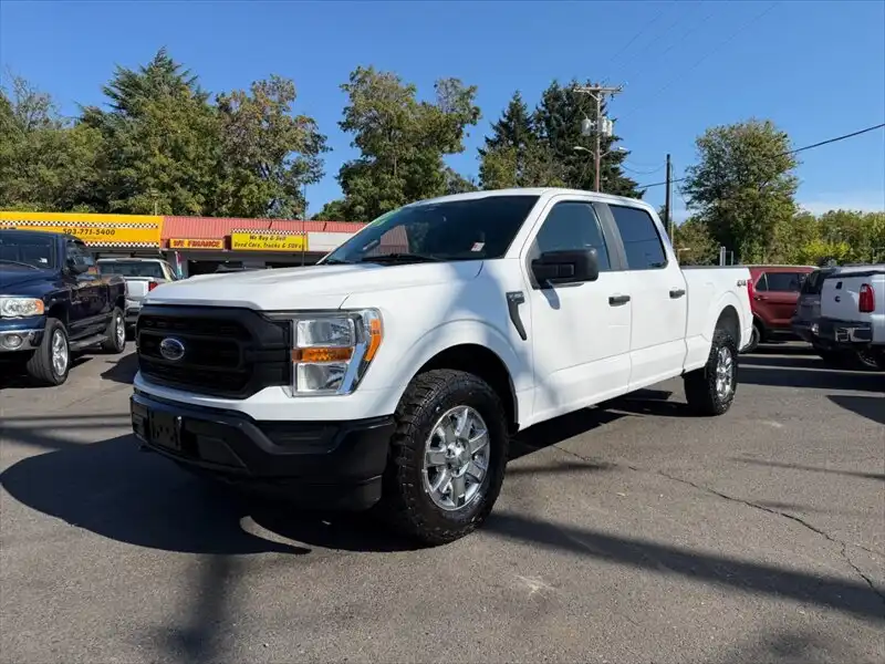 2022 Ford F-150 XL 4WD SuperCrew 5-1/2' Box's photo
