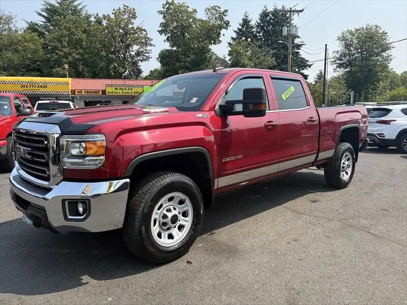 2019 GMC Sierra 4WD Crew Cab Standard Box SLE's photo