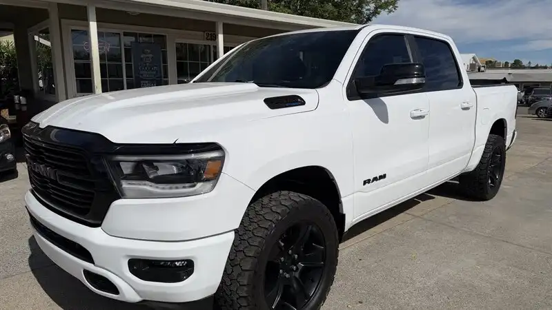 2021 RAM 1500 Big Horn/Lone Star 4x4 Crew Cab 5'7's photo