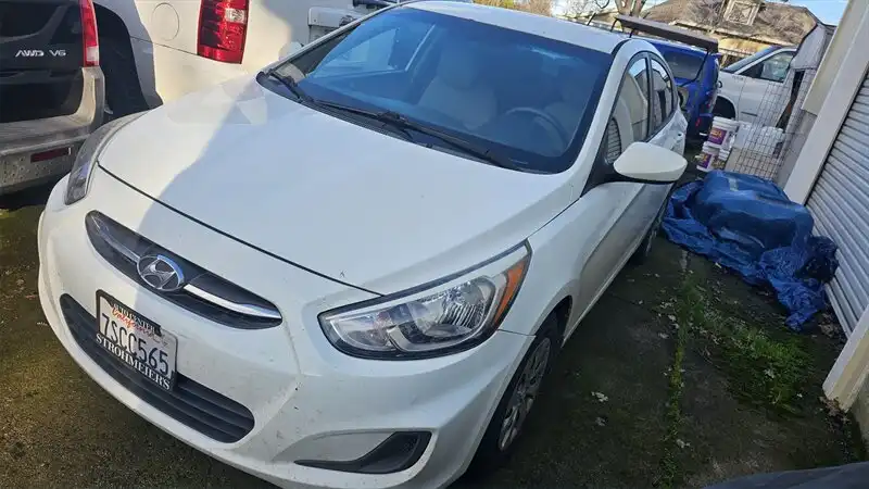 2016 Hyundai Accent SE 4-Door 6-Speed Manual's photo