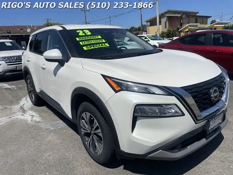 2023 Nissan Rogue SV FWD's photo