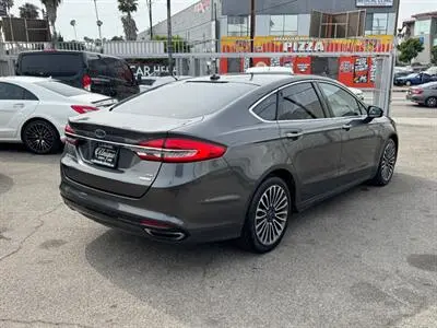 2017 Ford Fusion SE FWD photo 5