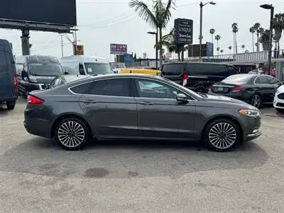2017 Ford Fusion SE FWD photo 4