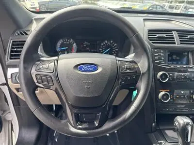2018 Ford Explorer Base 4WD photo 4