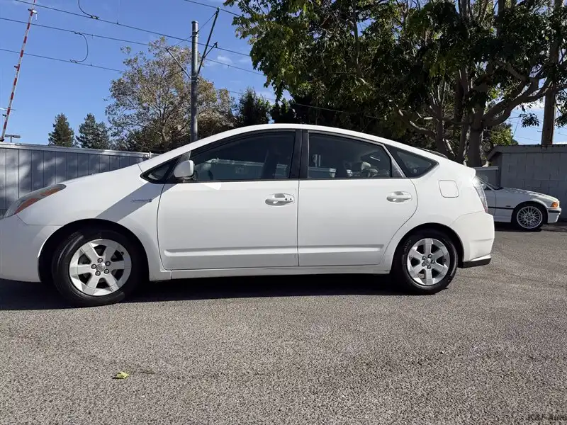 2007 Toyota Prius Hybrid Touring's photo