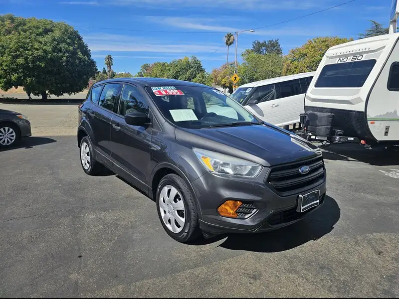 2017 Ford Escape S photo 1