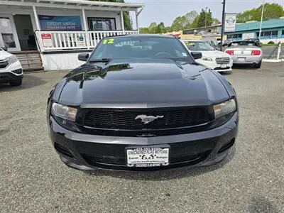2012 Ford Mustang V6 photo 2