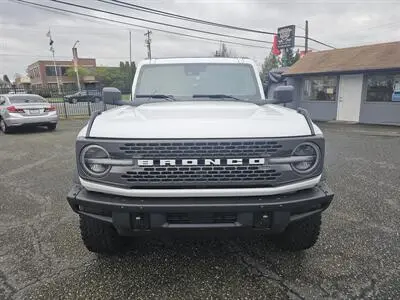 2022 Ford Bronco Badlands 4x4 photo 2
