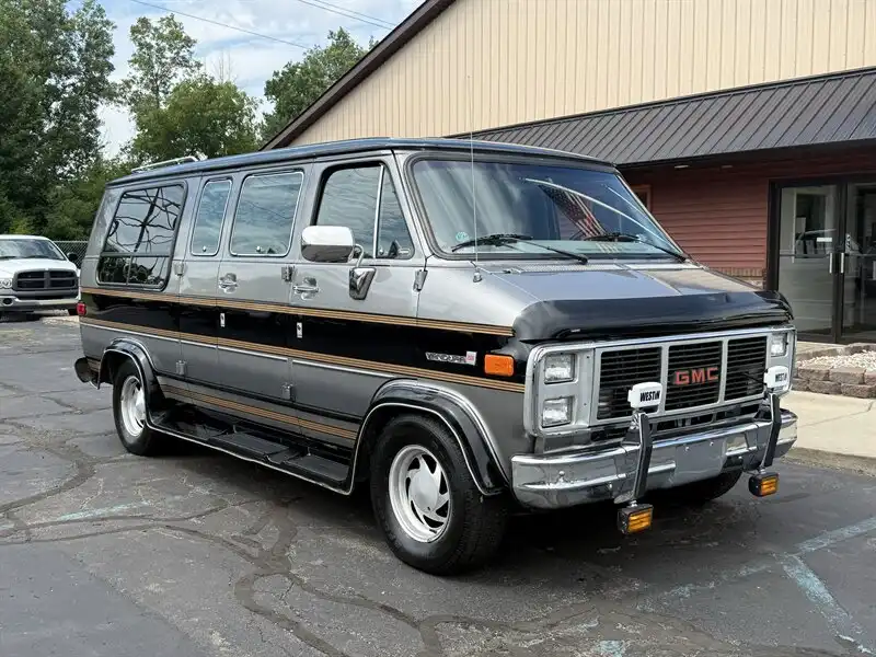 1991 GMC Rally dura G2500 Geneva Conversion Van's photo