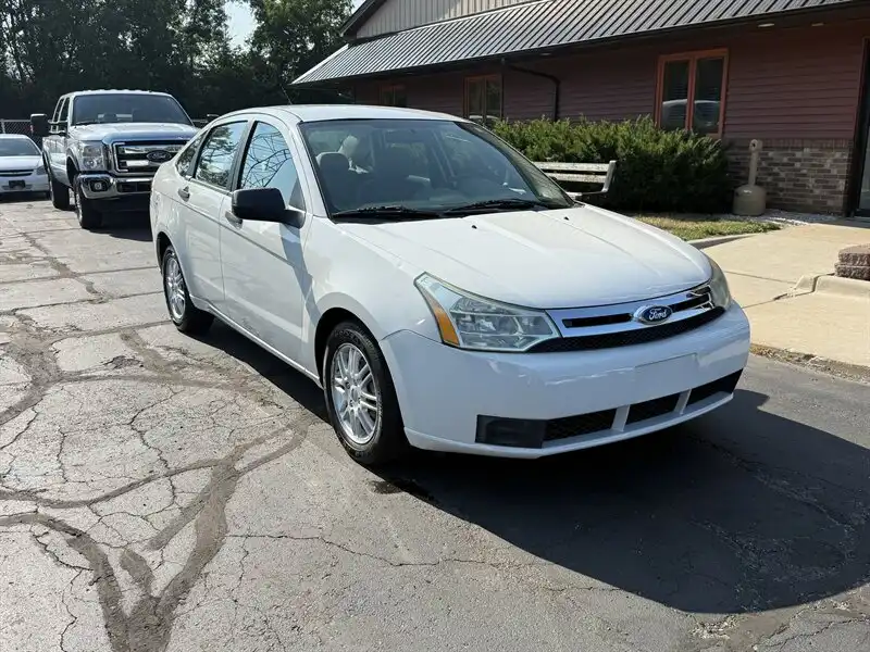 2009 Ford Focus SE's photo