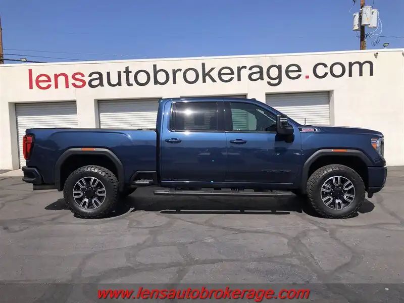 2020 GMC Sierra 4WD Crew Cab Standard Box AT4's photo