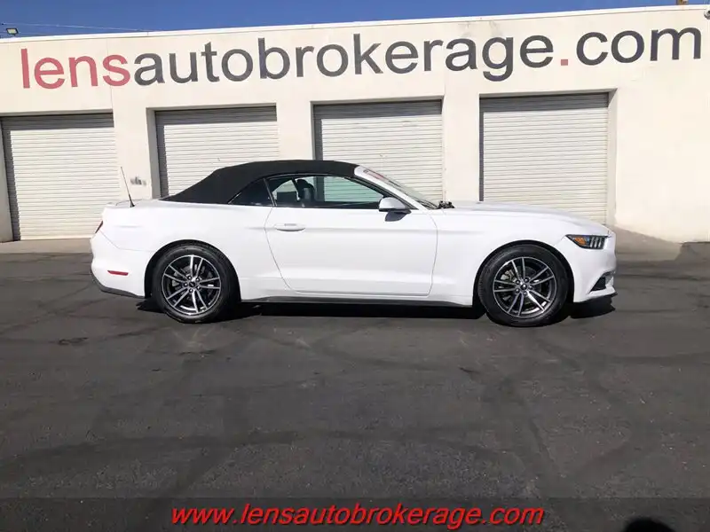 2016 Ford Mustang EcoBoost Convertible Premium's photo