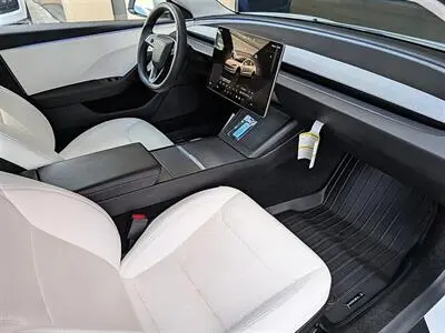 2025 Tesla Model 3 Long Range AWD photo 4