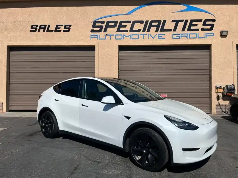 2022 Tesla Model Y Long Range Dual Motor All-Wheel Drive's photo