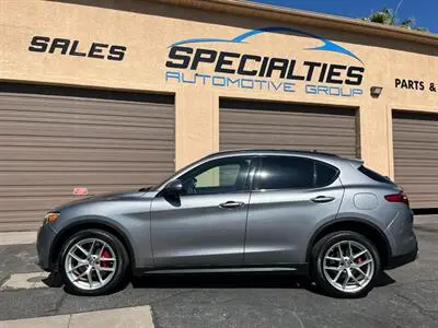 2018 Alfa Romeo Stelvio Ti Sport AWD photo 3