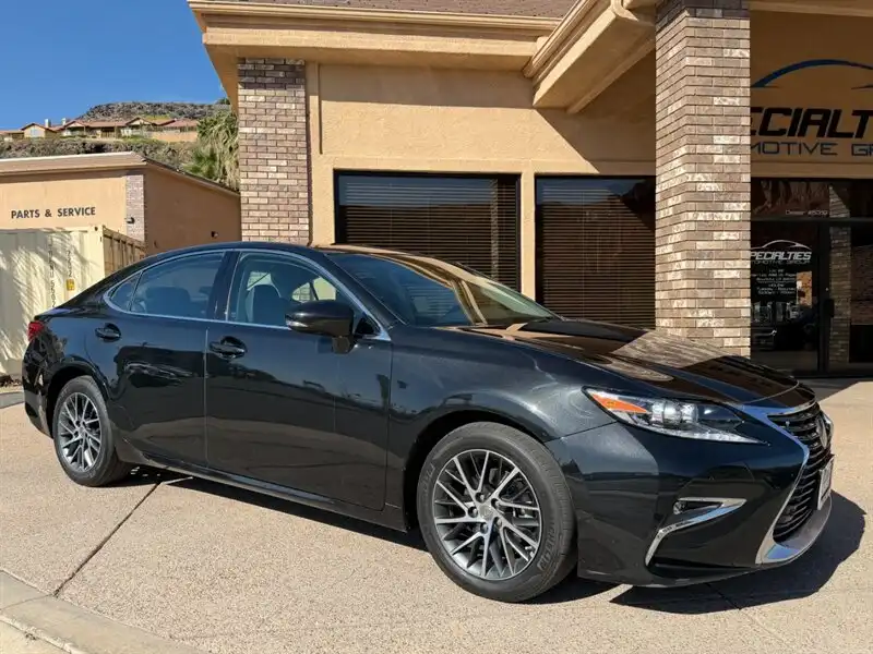 2017 Lexus ES 350 350's photo