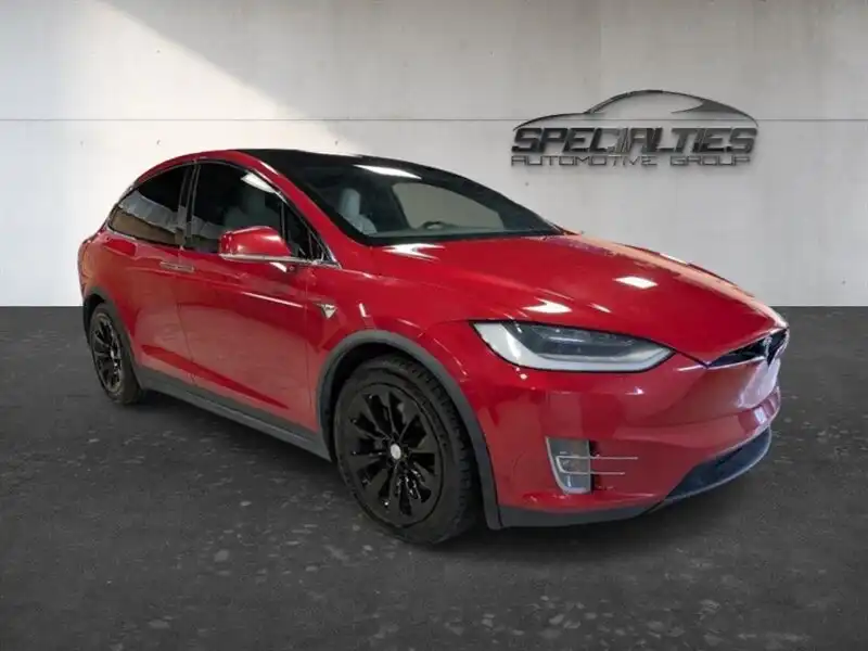 2021 Tesla Model X Long Range Plus's photo