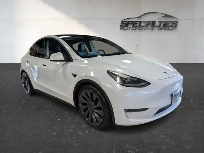 2022 Tesla Model Y Performance Dual Motor All-Wheel Drive's photo