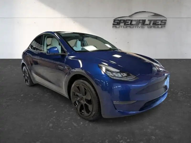 2023 Tesla Model Y Long Range Dual Motor All-Wheel Drive's photo