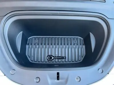 2024 Tesla Model Y Long Range Rear Wheel Drive photo 4