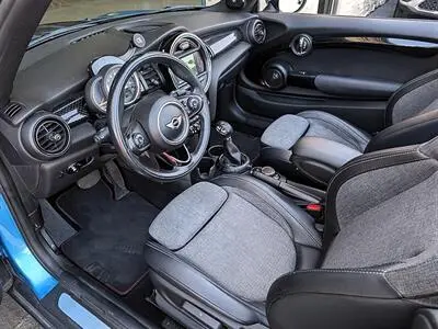 2016 MINI Cooper S photo 2