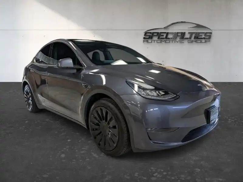 2021 Tesla Model Y Long Range Dual Motor All-Wheel Drive's photo