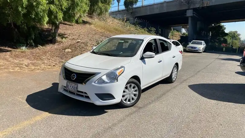 2018 Nissan Versa 1.6 SV CVT's photo