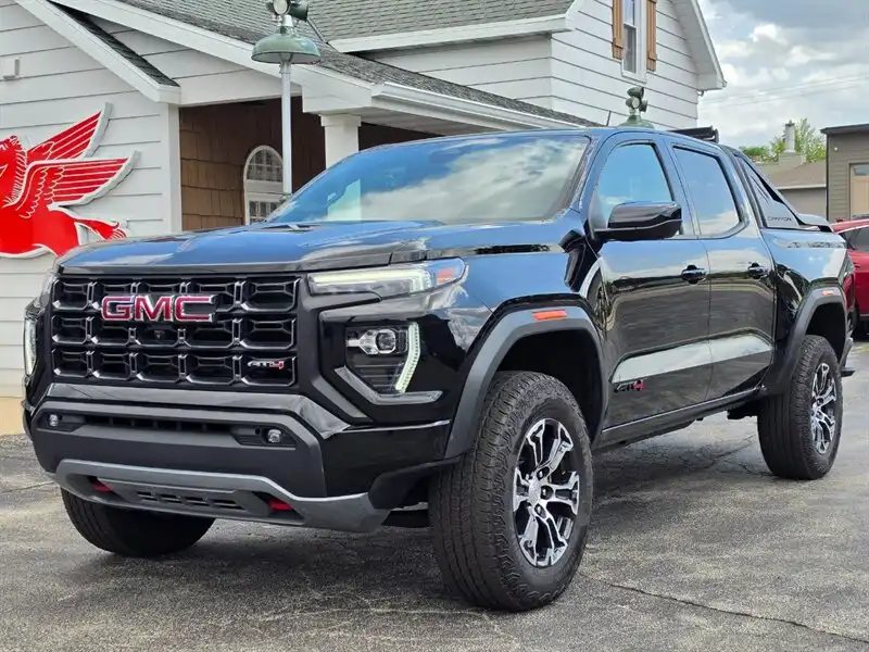 2023 GMC Canyon 4WD AT4 Crew Cab Short Box's photo
