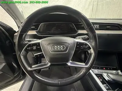 2019 Audi e-tron Premium Plus photo 4