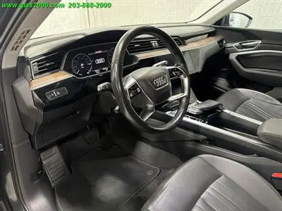 2019 Audi e-tron Premium Plus photo 3