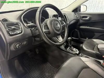 2020 Jeep Compass Altitude 4X4 photo 3