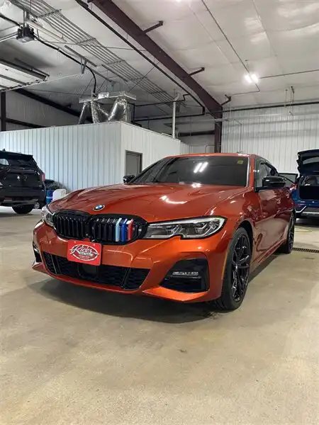 2021 BMW 3 Series 330e xDrive Sedan's photo