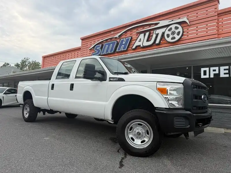 2014 Ford F-350 XL 4WD Crew Cab SRW 156 in's photo