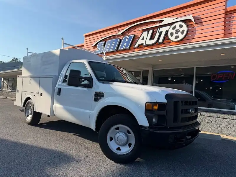 2009 Ford F-250 XLT Regular Cab's photo