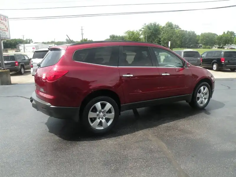2011 Chevrolet Traverse 1LT FWD's photo