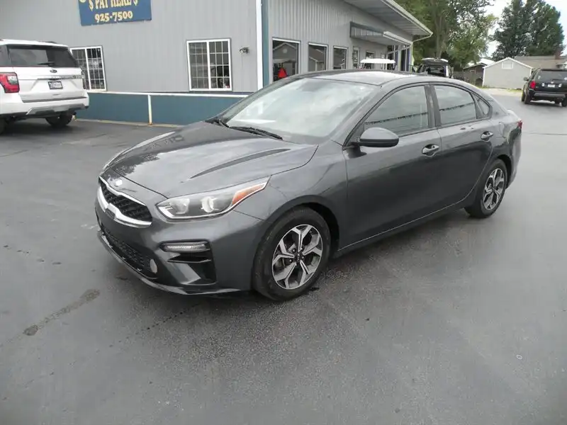 2019 Kia Forte LXS AT's photo