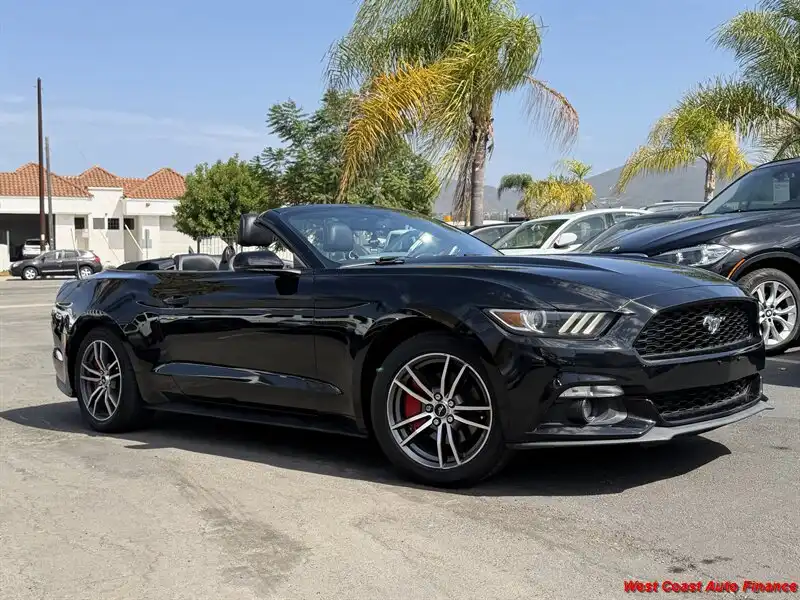 2017 Ford Mustang EcoBoost Convertible Premium's photo