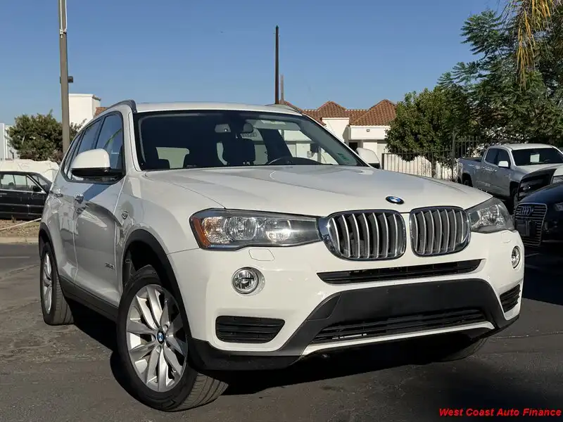 2017 BMW X3 sDrive28i's photo