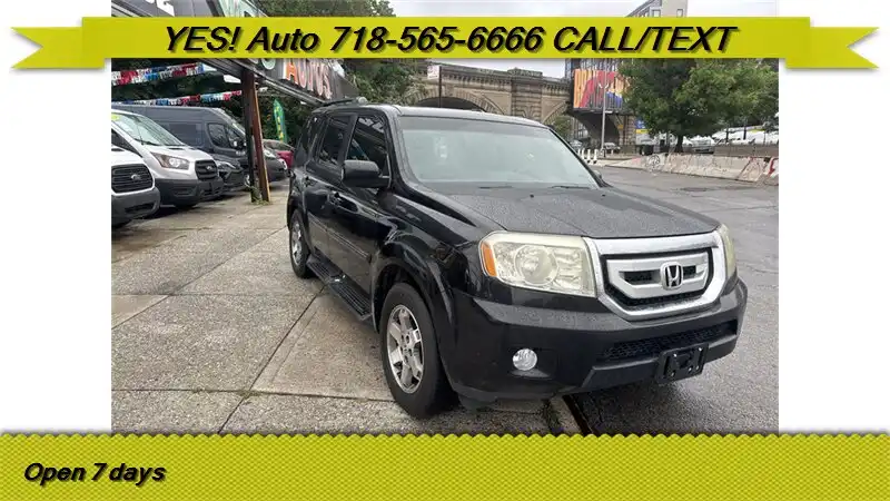 2010 Honda Pilot Touring 4WD w/ NAVI and RES's photo