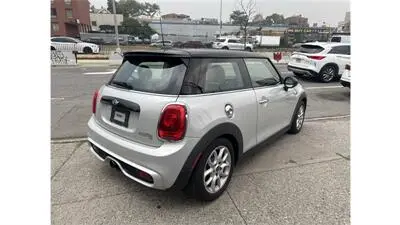 2015 MINI Cooper S photo 4