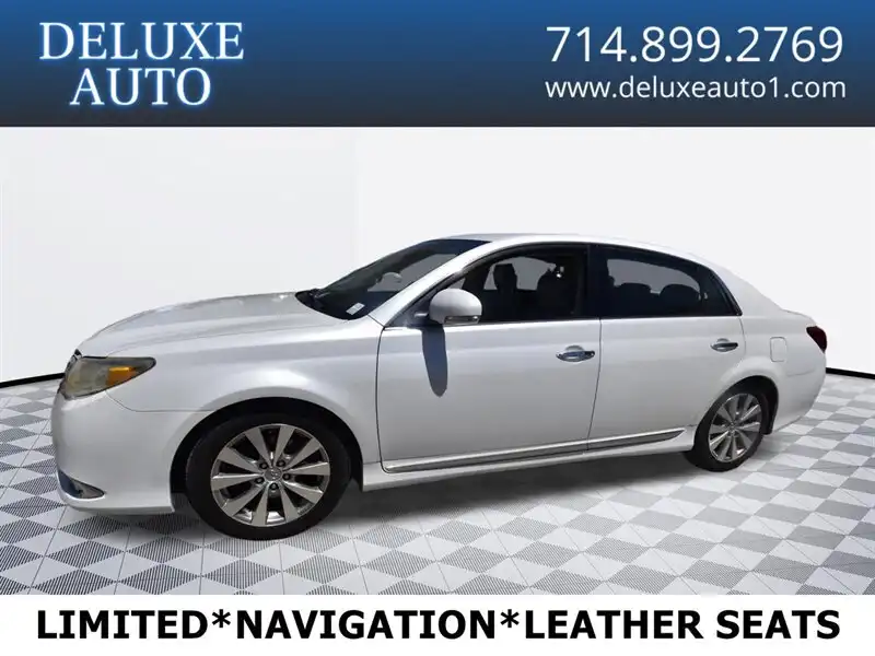2011 Toyota Avalon Limited's photo