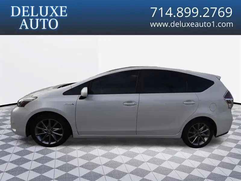 2012 Toyota Prius v Five's photo