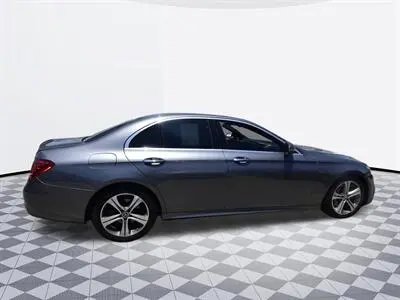 2017 Mercedes-Benz E-Class E300 photo 5