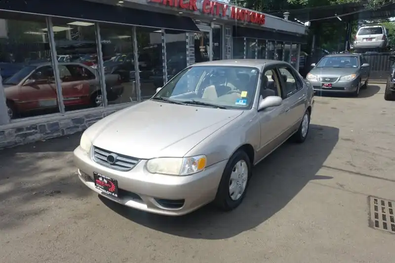 2001 Toyota Corolla LE 4AT's photo