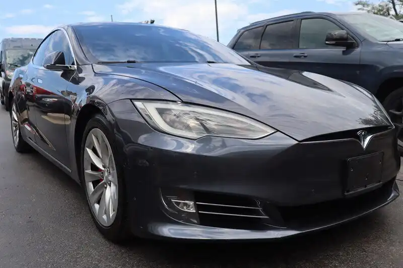 2016 Tesla Model S P90D's photo