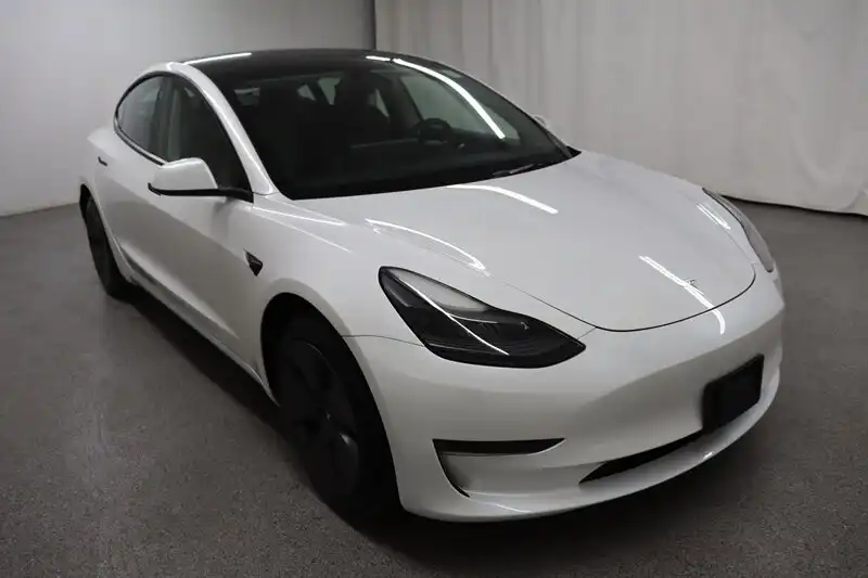 2023 Tesla Model 3 Base's photo