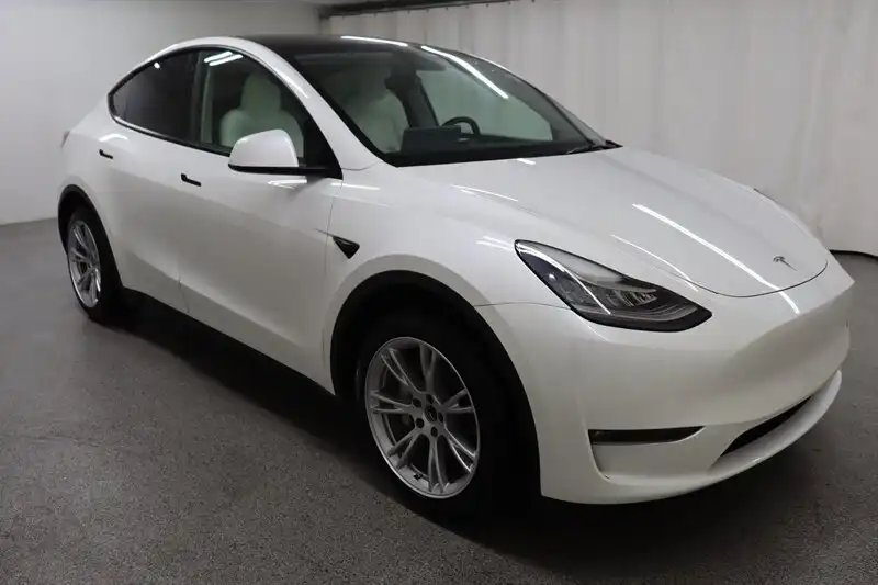 2021 Tesla Model Y Long Range Dual Motor All-Wheel Drive's photo