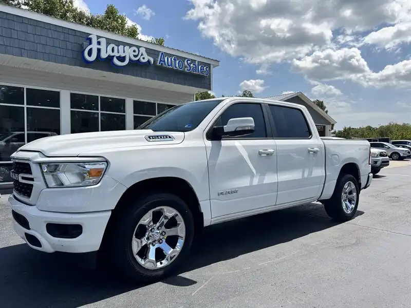 2022 RAM 1500 Big Horn/Lone Star 4WD Crew Cab 5'7's photo