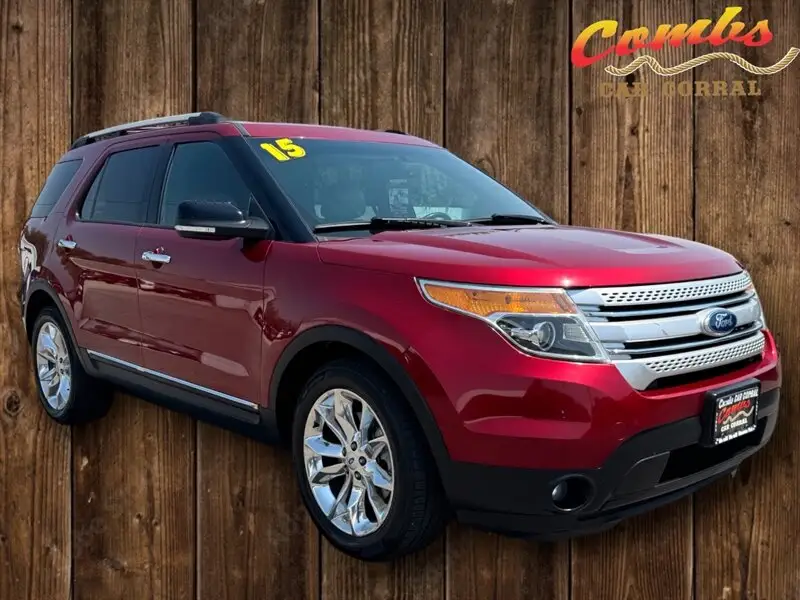 2015 Ford Explorer XLT photo 1